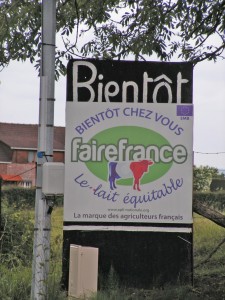 Ces panneaux devraient être de plus en plus présents sur le bord des routes dans les prochaines semaines. Dans l’Avesnois mais aussi dans les autres régions d’élevage laitier de France.