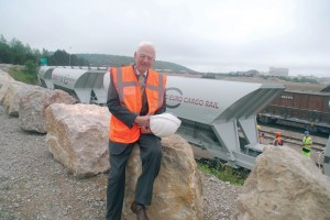 Président fondateur de Nacco, David Mac Naughton est fier des 144 wagons neufs affrétés au départ des Carrières du Boulonnais, qui viennent s’ajouter à une flotte de plus de 9 000 wagons.