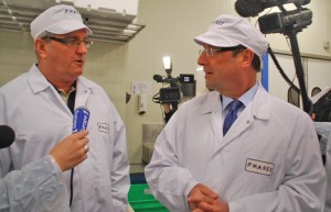 Joël Pichon, président du syndicat des mareyeurs de Boulogne-sur-Mer, a déjà eu l’occasion d’accueillir François Hollande dans son atelier de marée pour lui présenter les atouts mais aussi les difficultés de sa corporation.