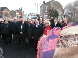 Le rendez-vous avant la signature sous chapiteau a été donné à la halte nautique de Landrecies. La présidente de l’association y a accueilli élus et officiels. Un symbolique décompte jusqu’à 2020 a été entonné.