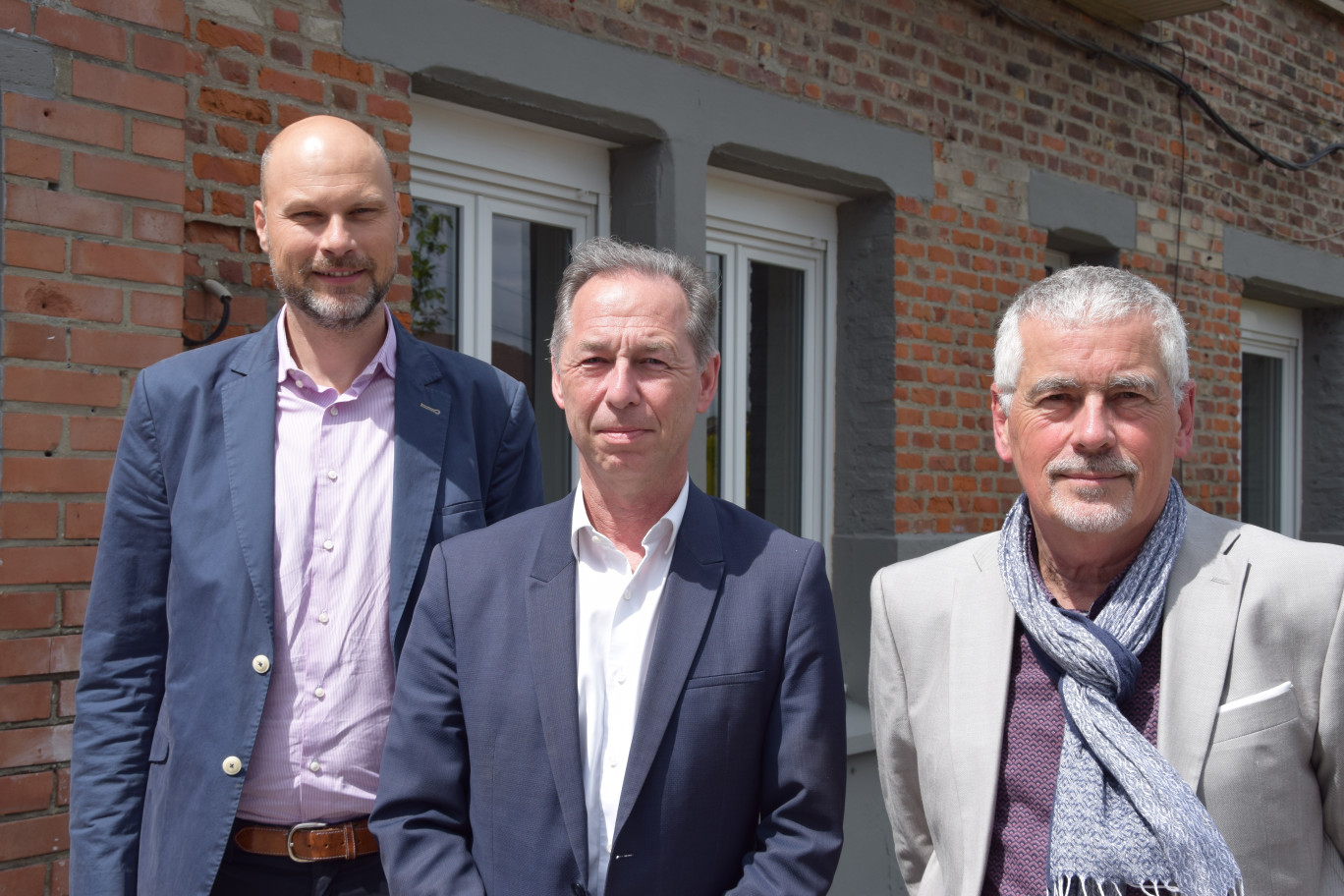 Benoît Hennebelle, directeur général adjoint en charge de l'habitat et du patrimoine ; Pierre Tonneau, directeur général et Philippe Castelain, directeur réhabilitation et renouvellement urbain de Sia Habitat. 