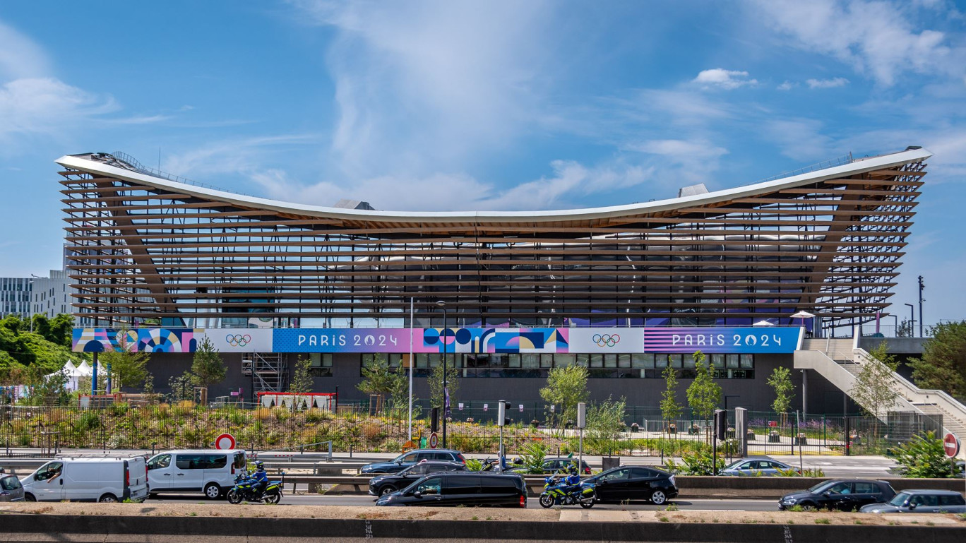 Le centre aquatique olympique construit pour les JO d'été de Paris 2024. © HJBC