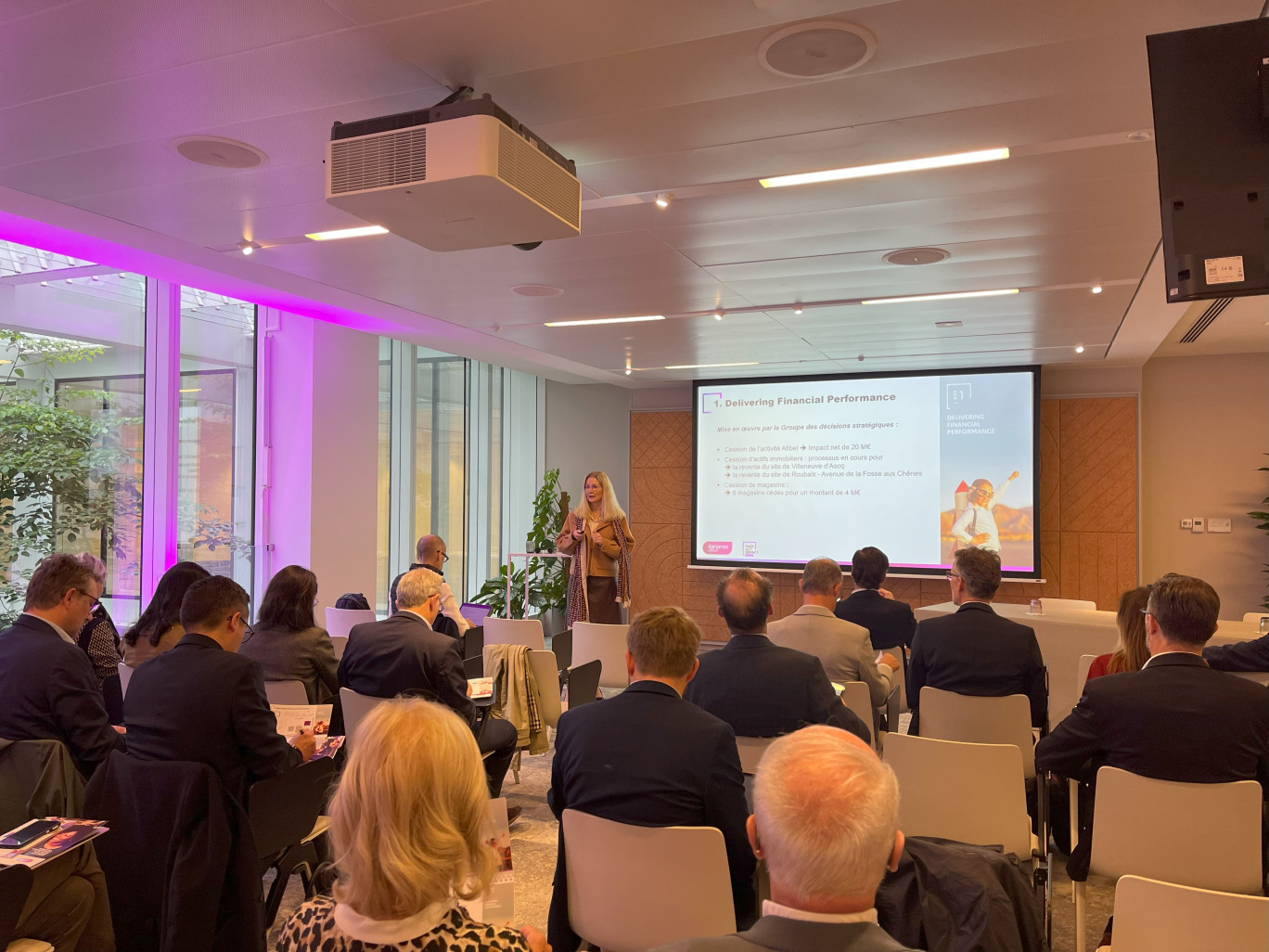 Les performances du groupe ont été présentées par Anne-Sylvie Hubert, directrice financière de Damartex, ce 11 septembre au Cloud Business Center de Paris. (@Aletheia Press/C.De Martino)