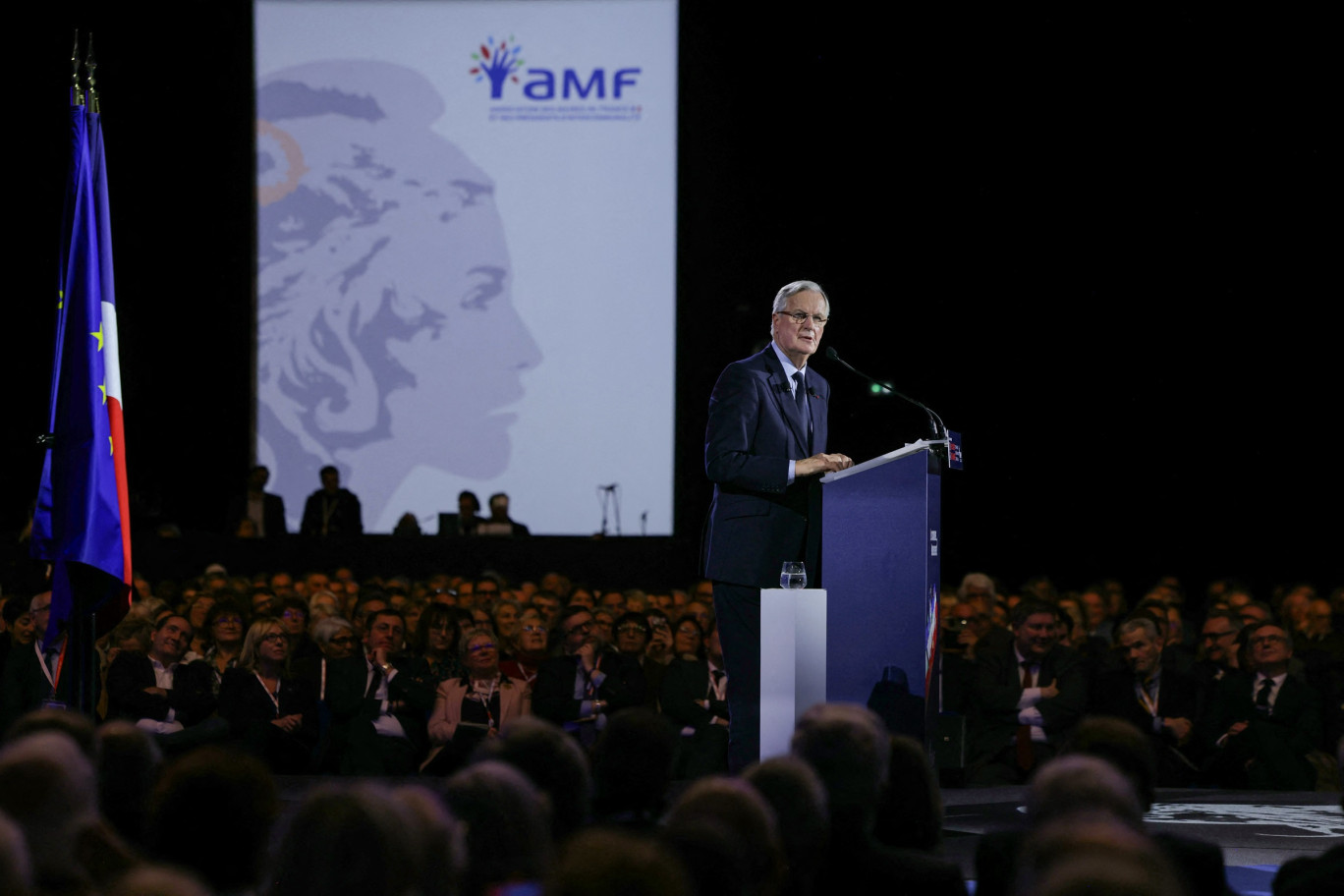 Michel Barnier était présent au Congrès des Maires, alors que les relations sont tendus entre les édiles et l'Etat. THOMAS SAMSON / AFP