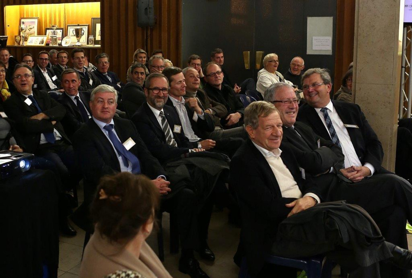 Les représentants politiques et économiques visiblement ravis du déroulement de la soirée .