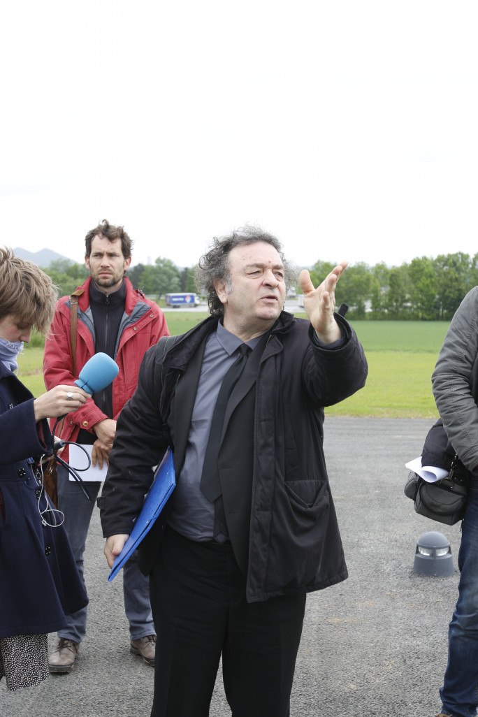 Pierre Louis Faloci explique comment son projet s'intégre dans le paysage.