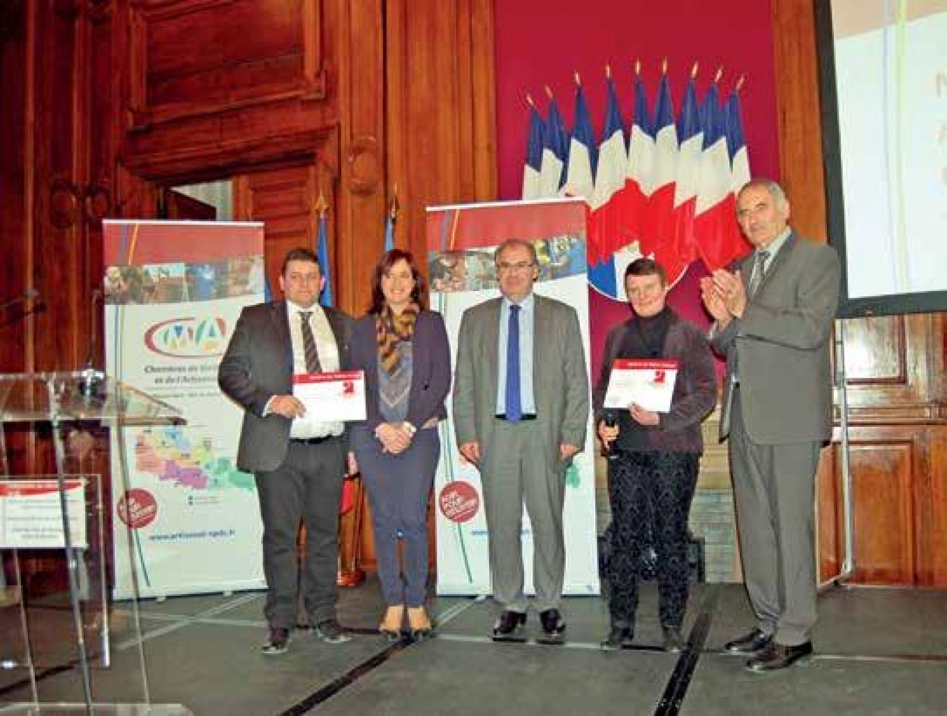 Stéphane Level et Carine Sannier ont reçu leur diplôme de Maître artisan.