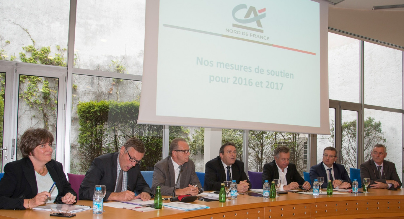 A l’initiative du Crédit Agricole Nord de France, les partenaires du monde agricole du Nord et du Pas-de-Calais se sont réunis pour présenter des mesures d’accompagnement des exploitations agricoles en difficulté.