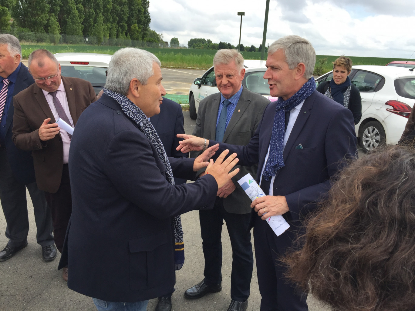 Lors de la visite de l’ex-base aérienne d’Épinoy, Michel Dagbert, président du Département du Pas-de-Calais, a croisé David Taïeb, président de BT Immo Group promoteur du projet E-Valley.